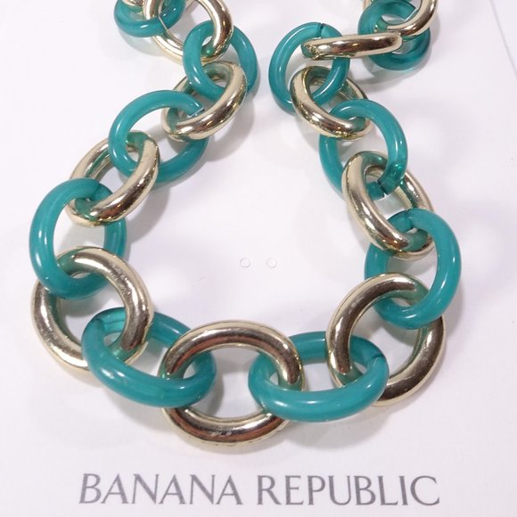 Banana Republic Lucite resin Green Gold Link Toggle Necklace - Picture 3 of 7